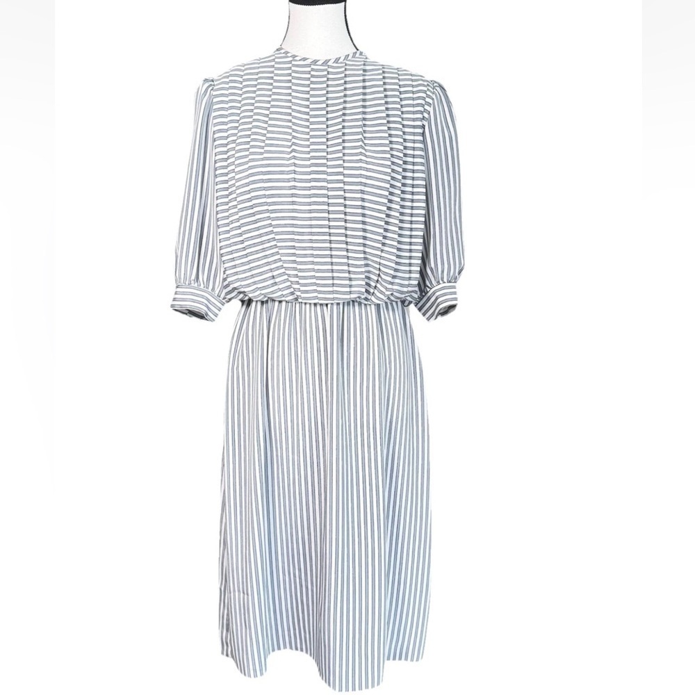Monica Richards Vintage 80 Pinstripe White Gray Midi Dress 10P Pleated Secretary